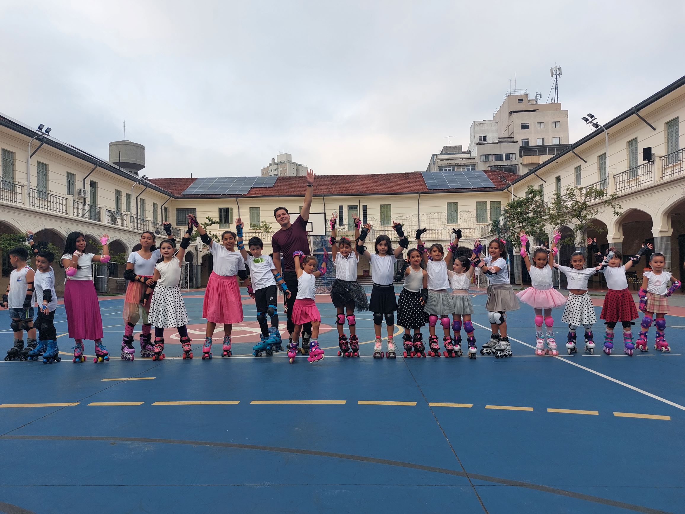 Turmas da Patinação realizam apresentação de encerramento