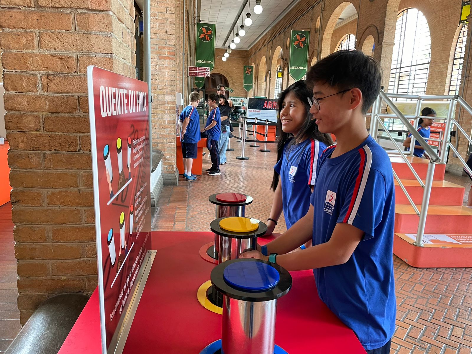Turmas do 6º Ano visitam Museu Catavento