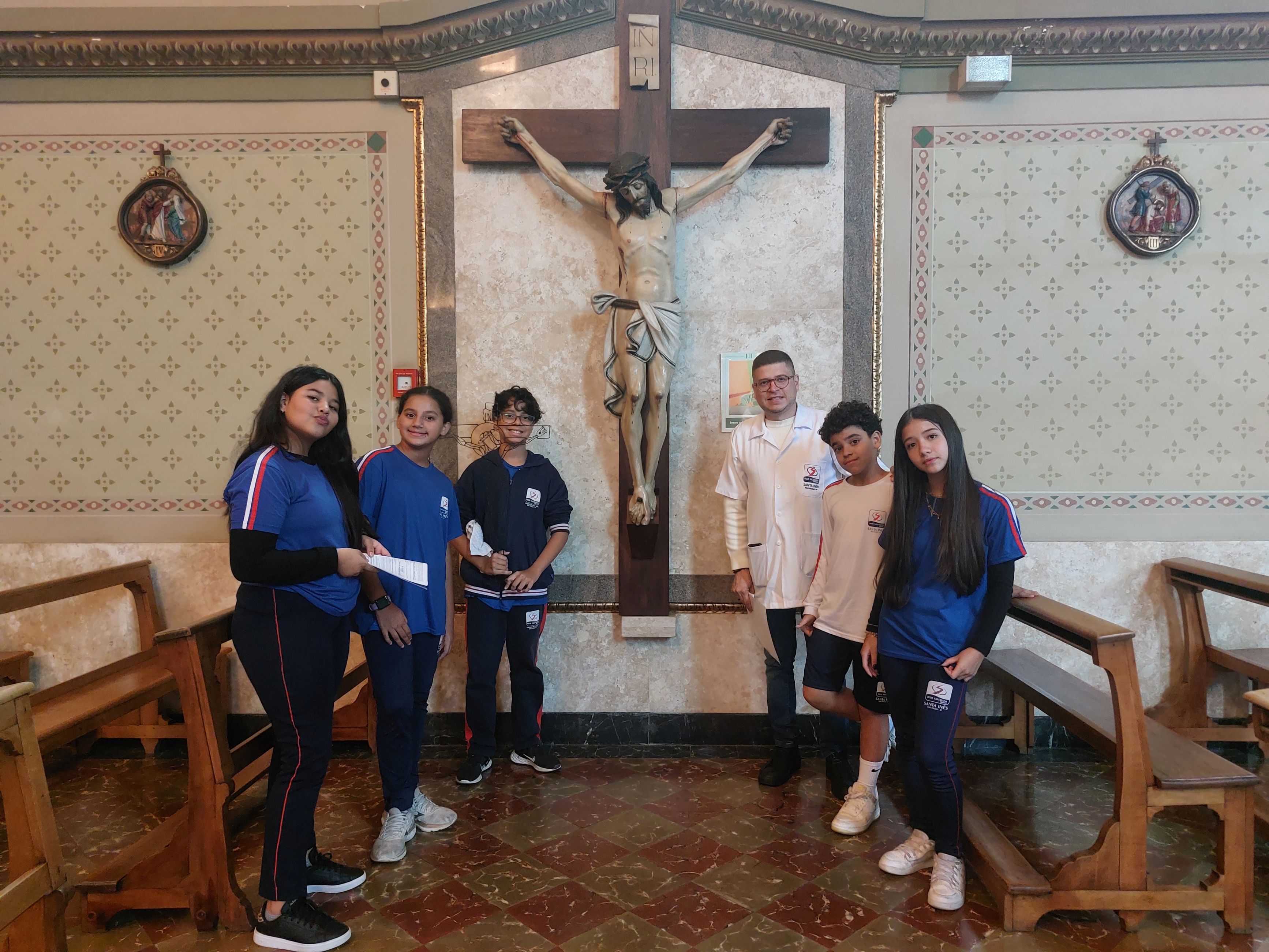 Representantes de Classe participam de "Via Sacra" em comemoração à Páscoa
