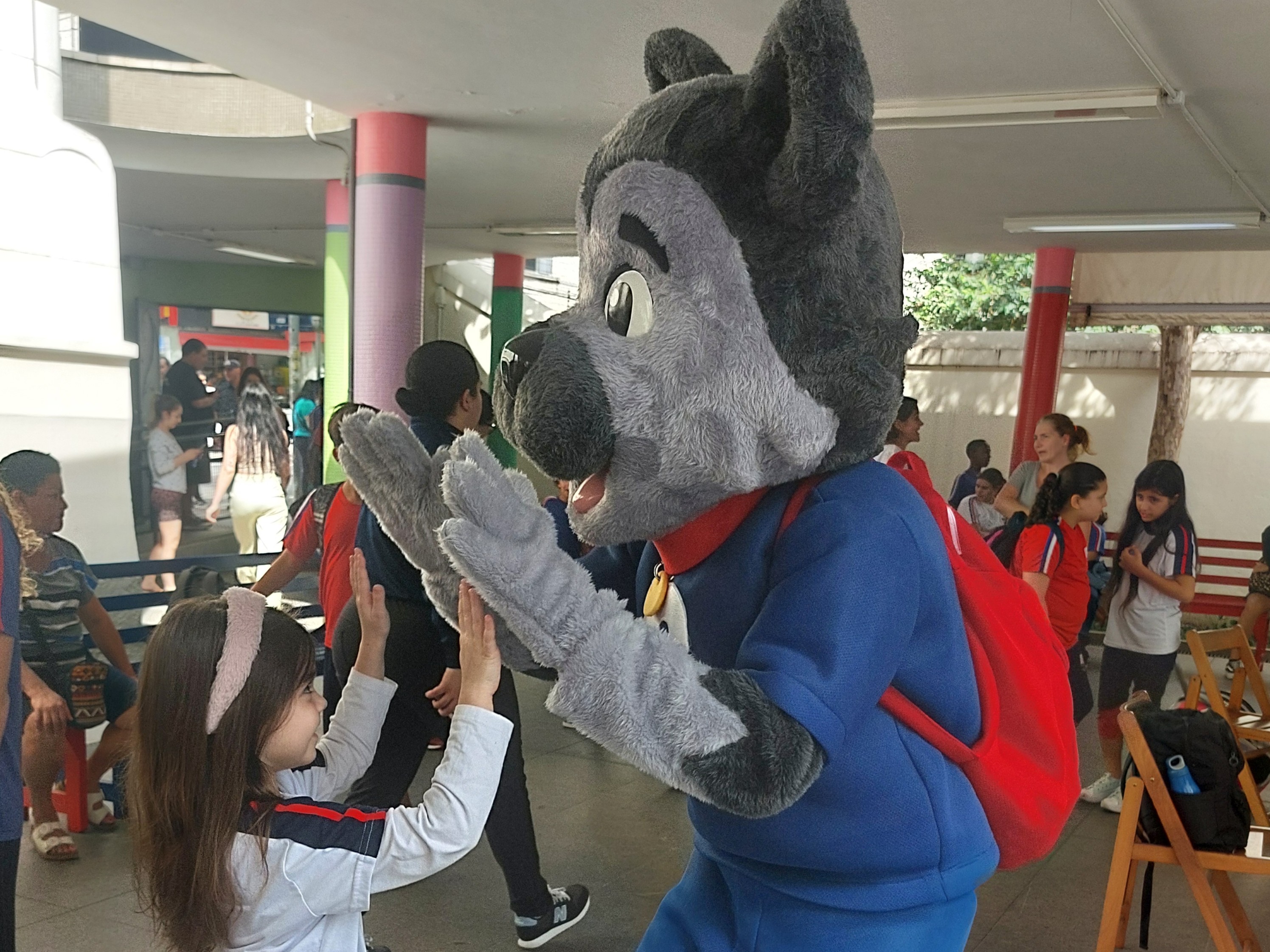 Grigio, símbolo da proteção de Dom Bosco, é apresentado como mascote das Escolas da AEISSP