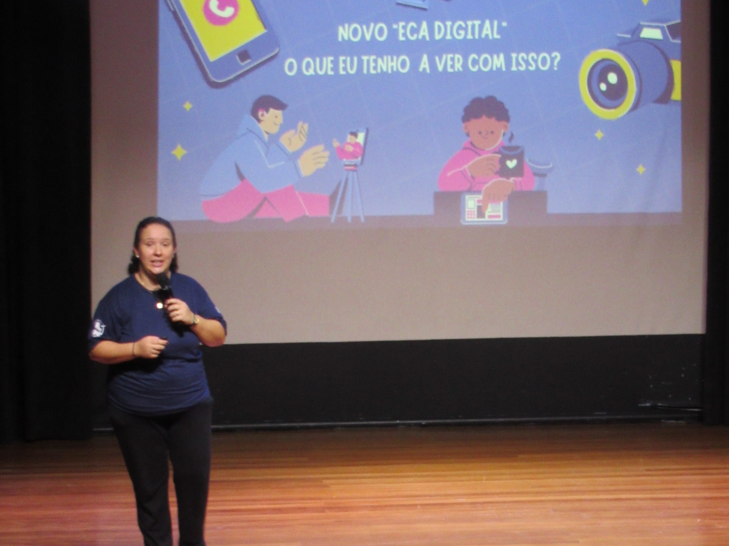 Turmas do Ensino Fundamental Anos Finais e Médio participam de palestra sobre o novo ECA Digital