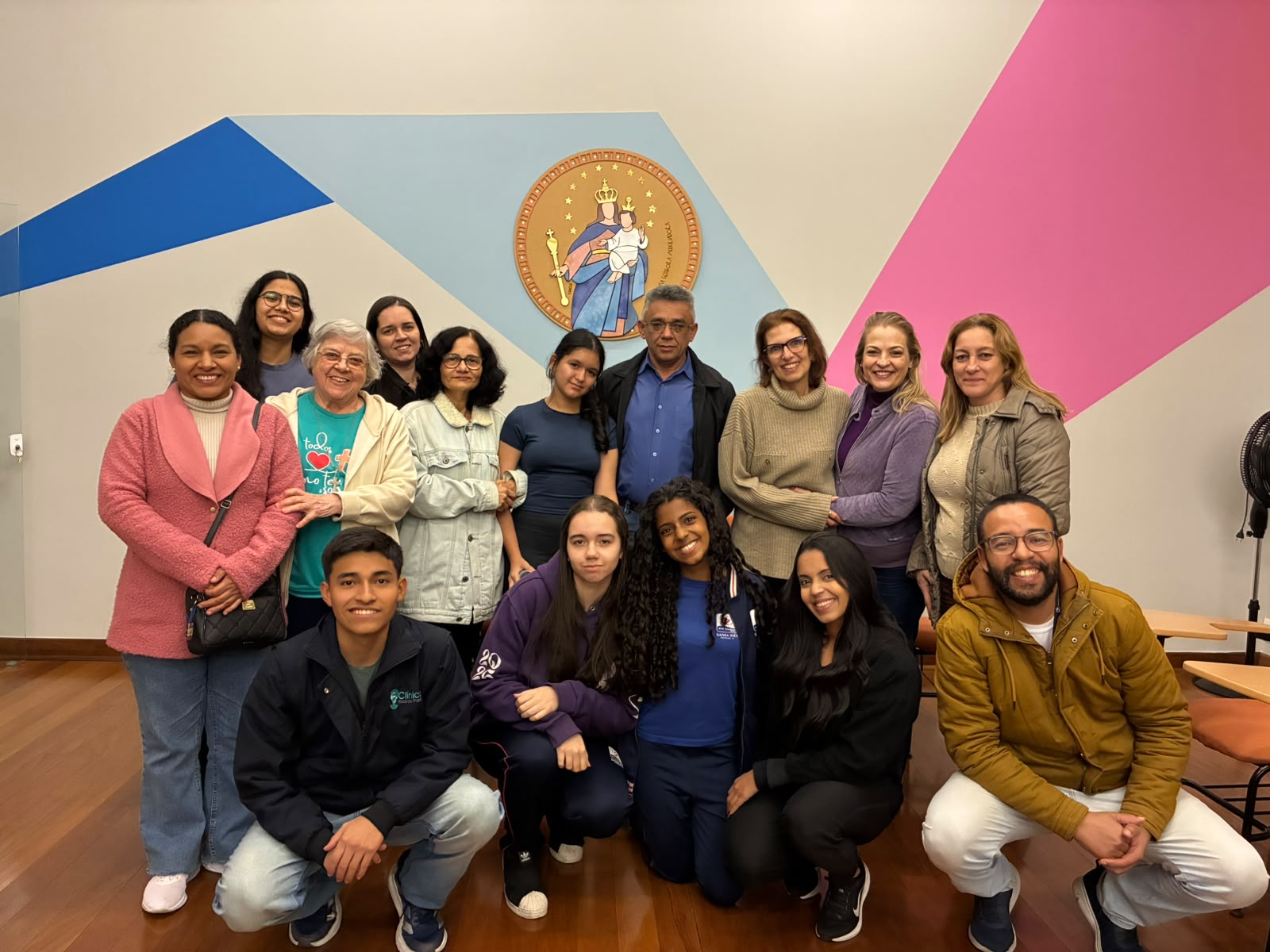 Equipe de Pastoral se reúne com jovens missionários e famílias
