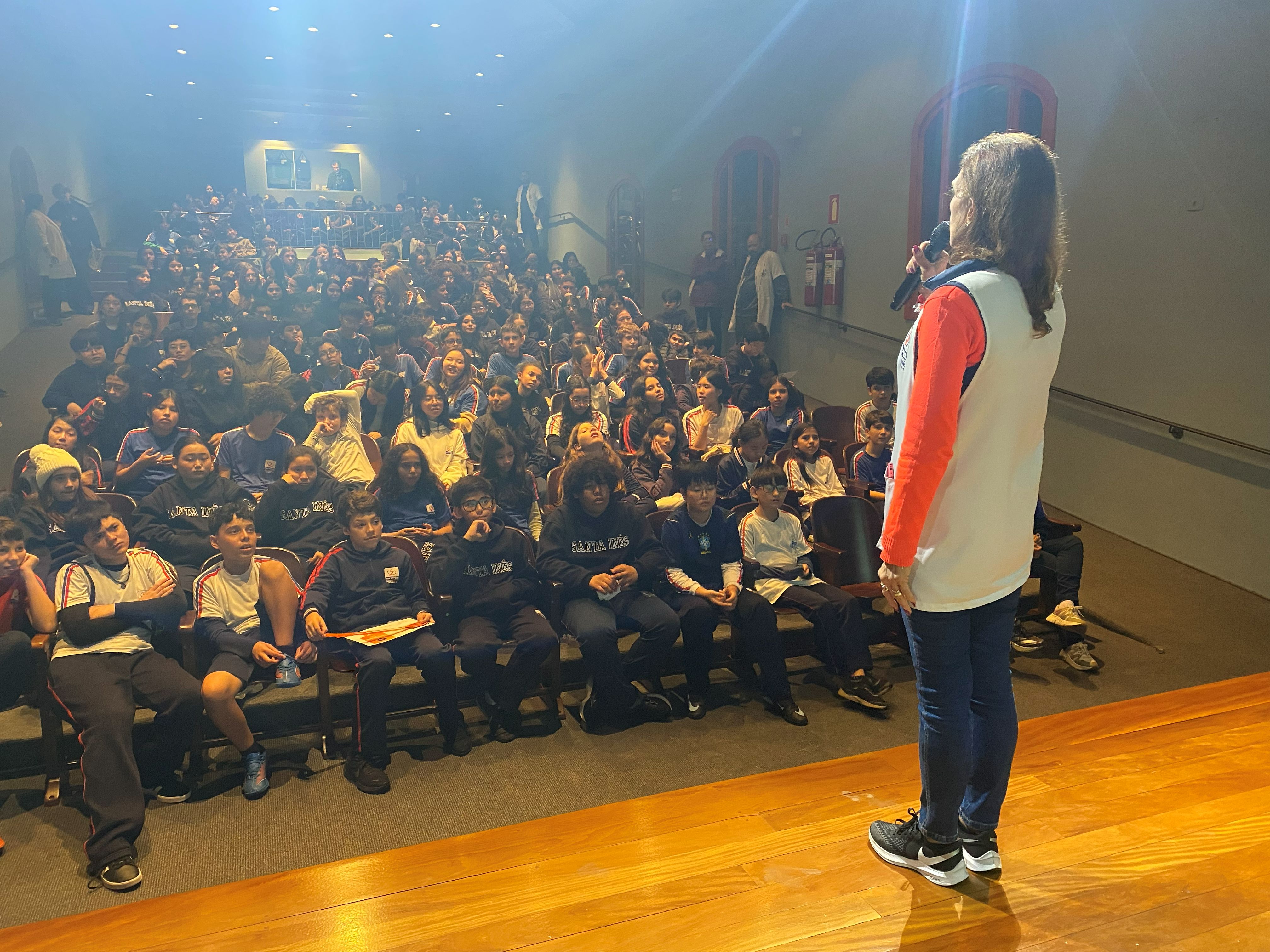 Turmas do Ensino Fundamental Anos Finais recebem premiações das Olimpíadas Jovens Gênios e Canguru de Matemática