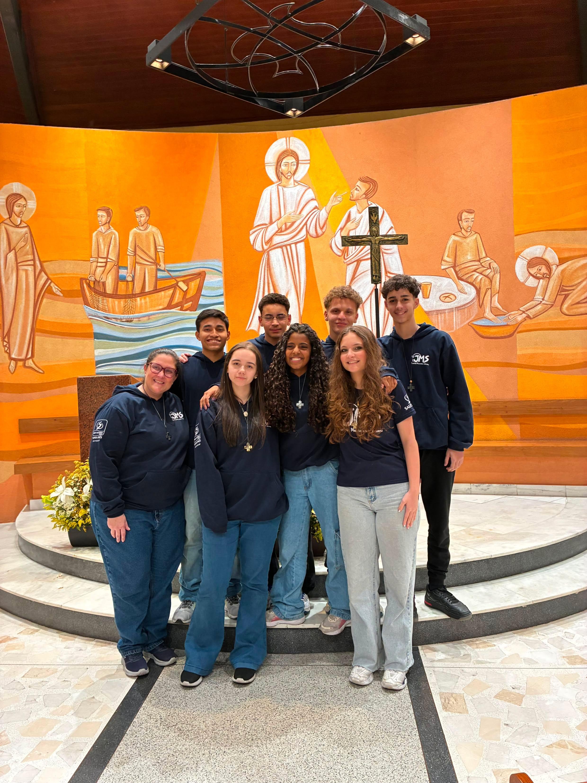 Jovens vivenciam Semana Missionária com fé e entusiasmo