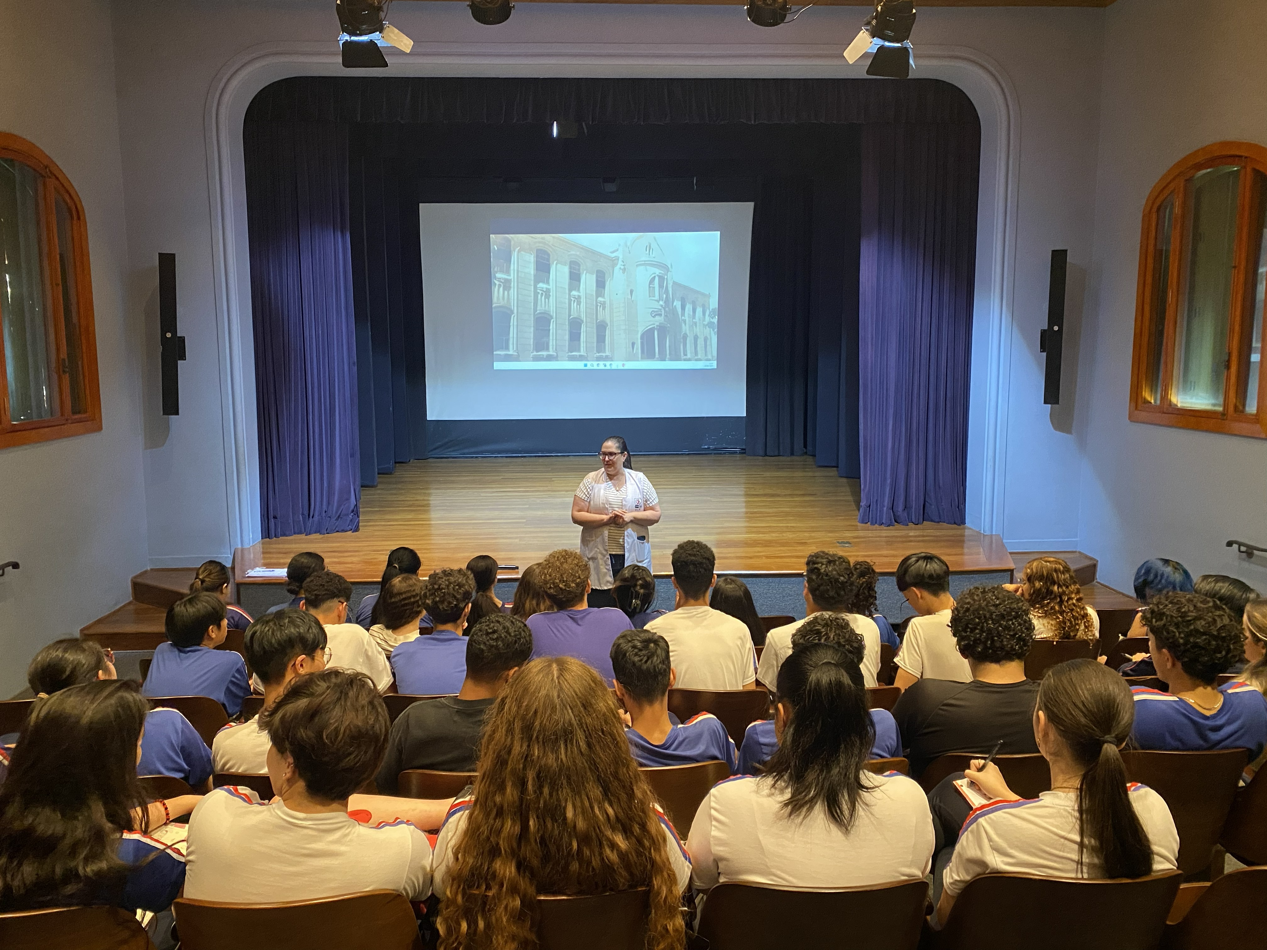 Turmas do Ensino Médio participam de mais um encontro da Maratona Enem