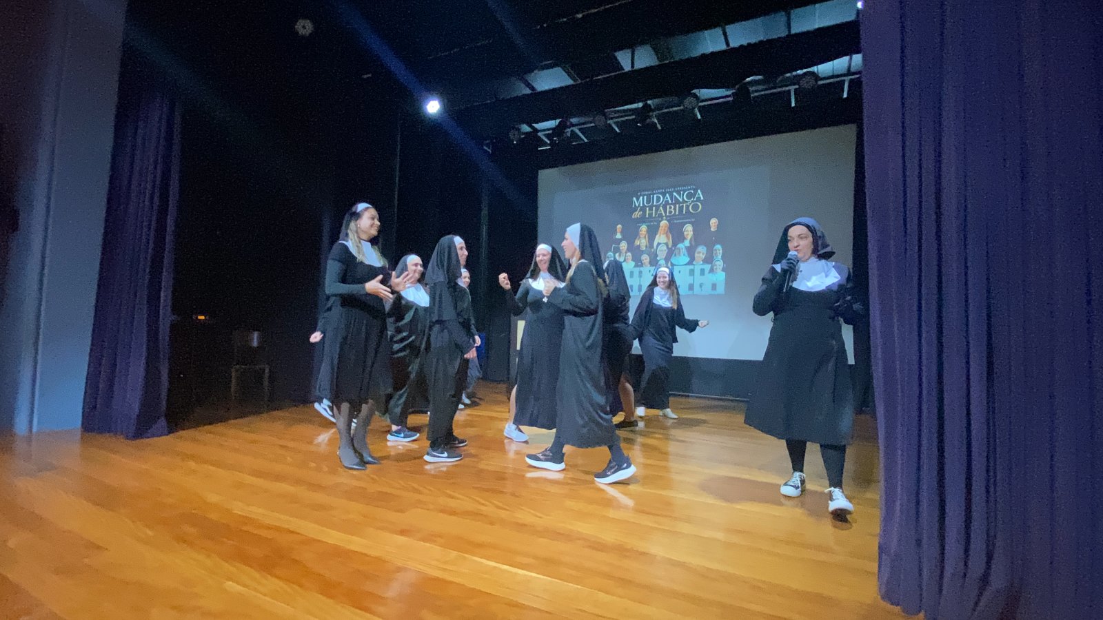 Equipe de colaboradores participa da Festa da Matrícula