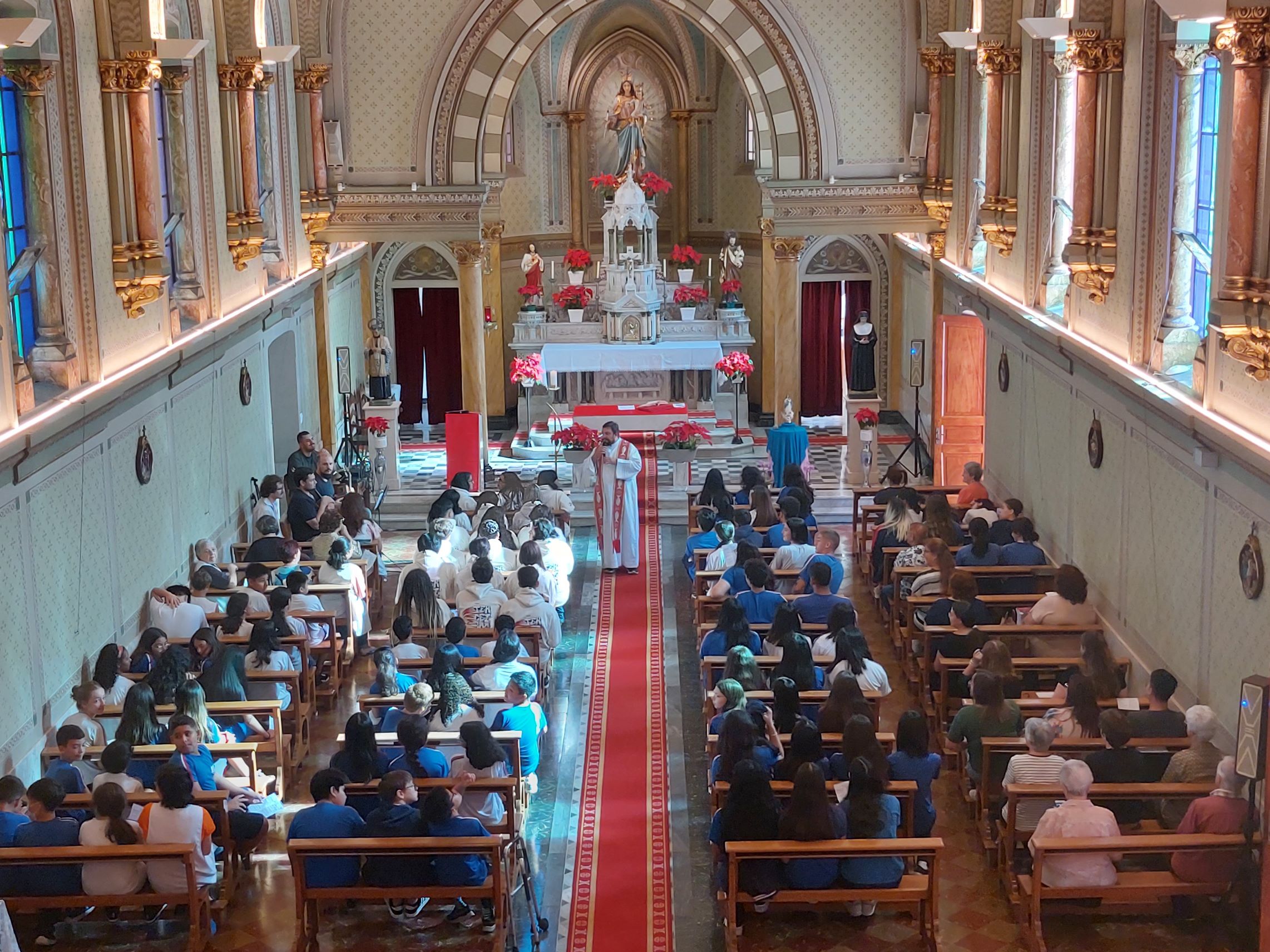 Colégio de Santa Inês celebra Missa de Ação de Graças
