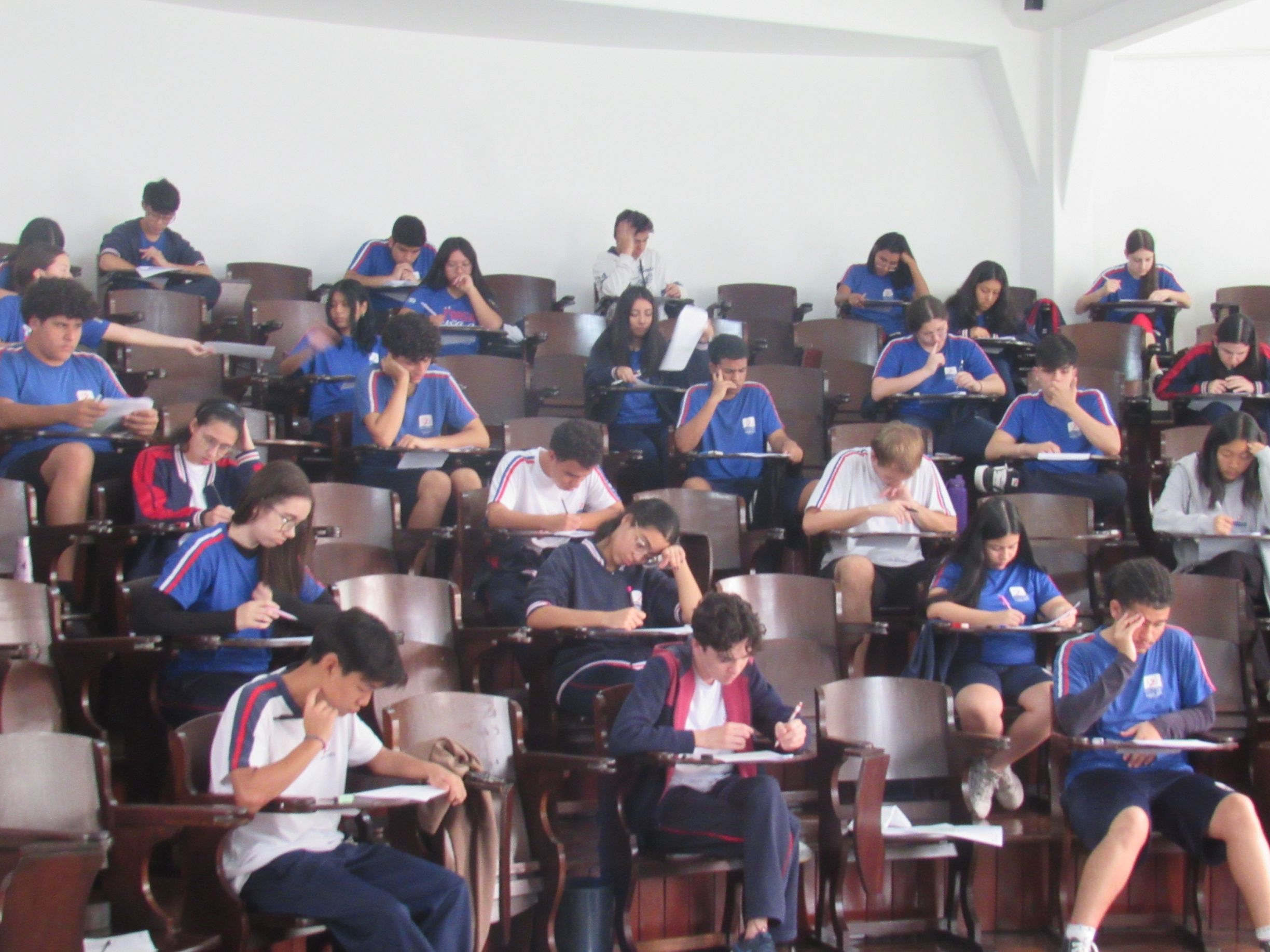 Estudantes do Ensino Médio participam da Olimpíada de Português
